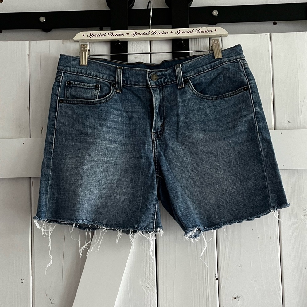 Levi’s cutoff shorts